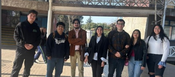 ENCUENTRO DE EGRESADOS LBT CON ALUMNOS DE TERCERO MEDIO.