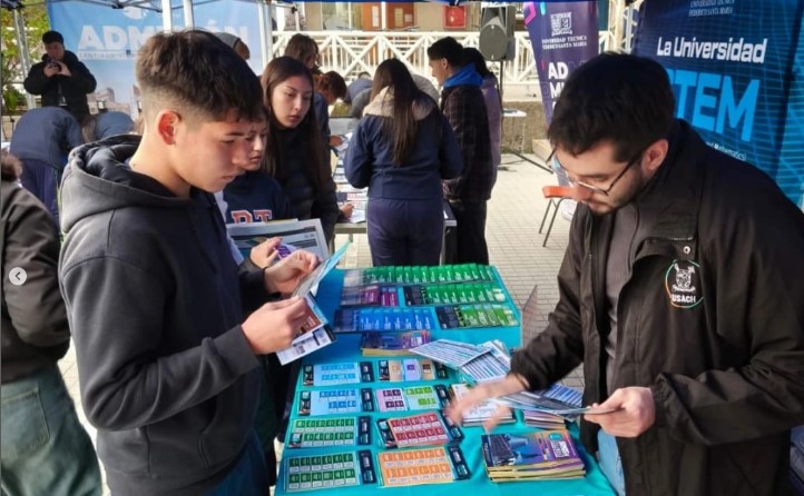 EN EL MES VACACIONAL ¡CELEBRAMOS LA OCTAVA FERIA DE CARRERAS!