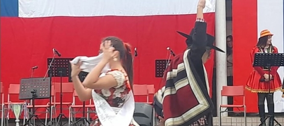 FIESTA DEL FOLCLOR BRILLÓ CON FUERZA EN NUESTRO LICEO